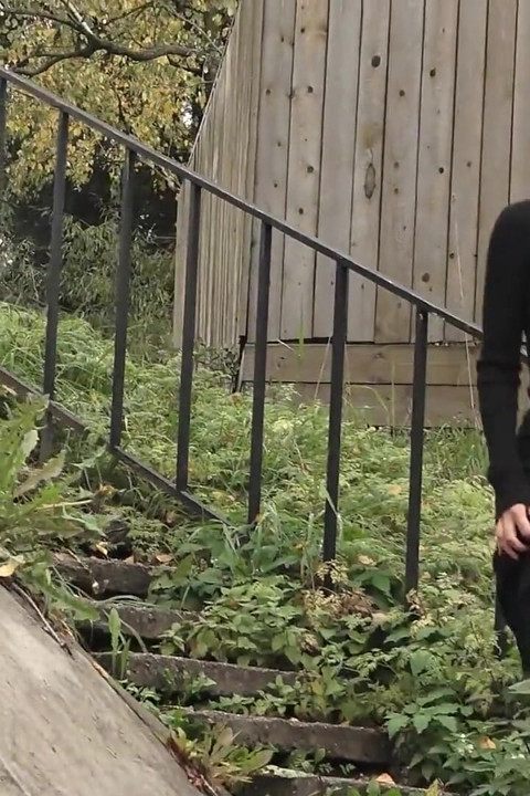 Sashas streams af Got2Pee, hvor piger kommer for at pisse