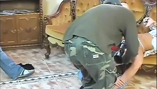 Amcıktaki genç yarak