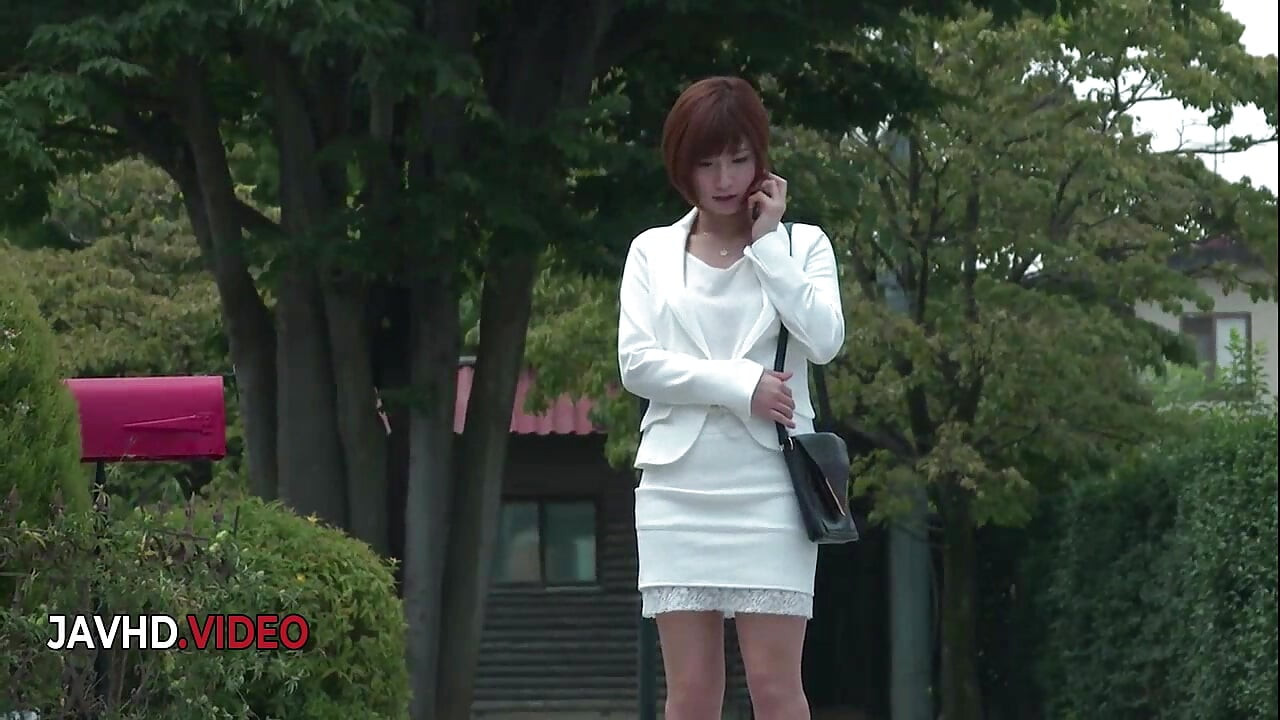 Risa Mizukis schlampige japanische blowjob-szenen für heiße ehefrau-fans