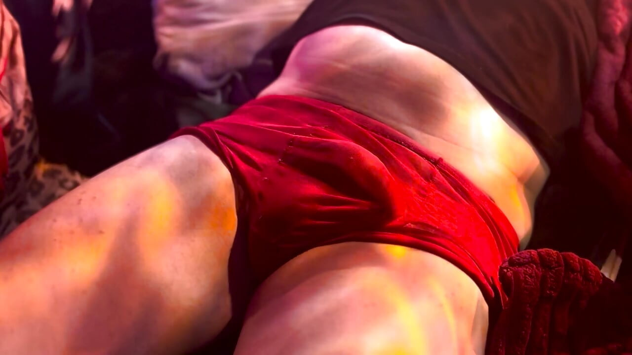 Massage and Scrub Leads to a Handjob