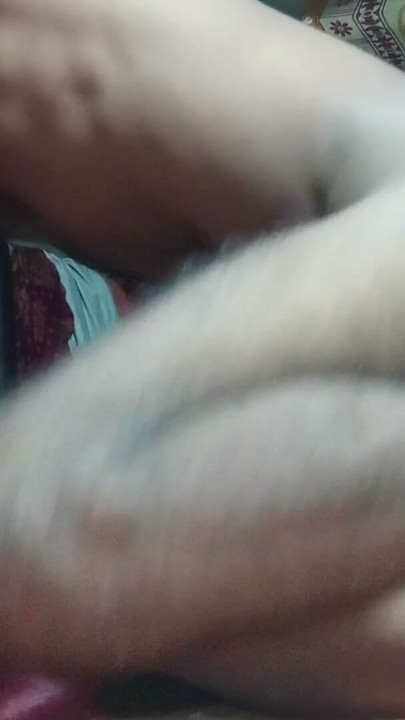 Sexi, desi indienne, et une jeune fille d’aujourd’hui font l’amour entièrement romantique. | Clip 1