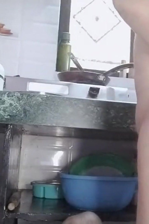 Büyük memeli kız arkadaş bir gecede birçok seks pozisyonunda sikişiyor