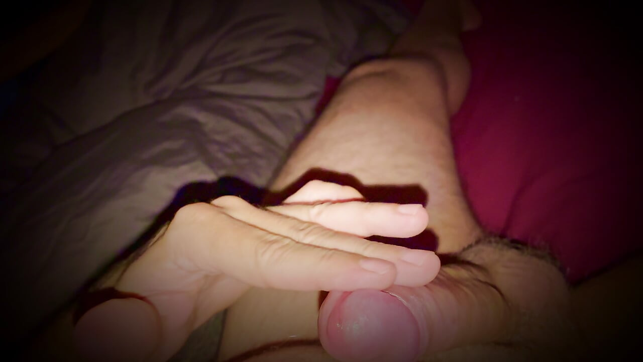 Best JOI for girls - I watch a woman masturbating. My hand follows hers while I describe what I see