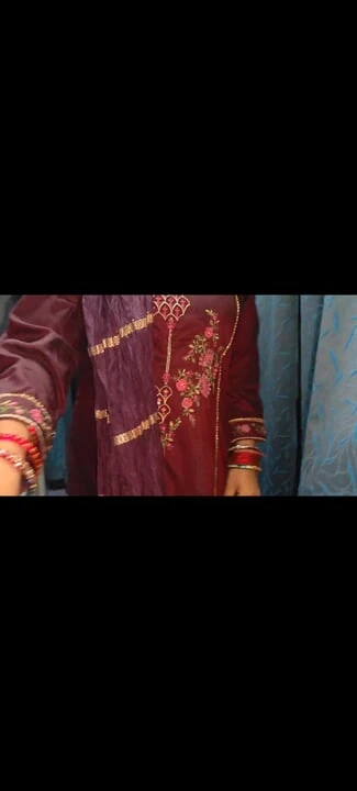 Train mai bhabhi ko lund chusaya