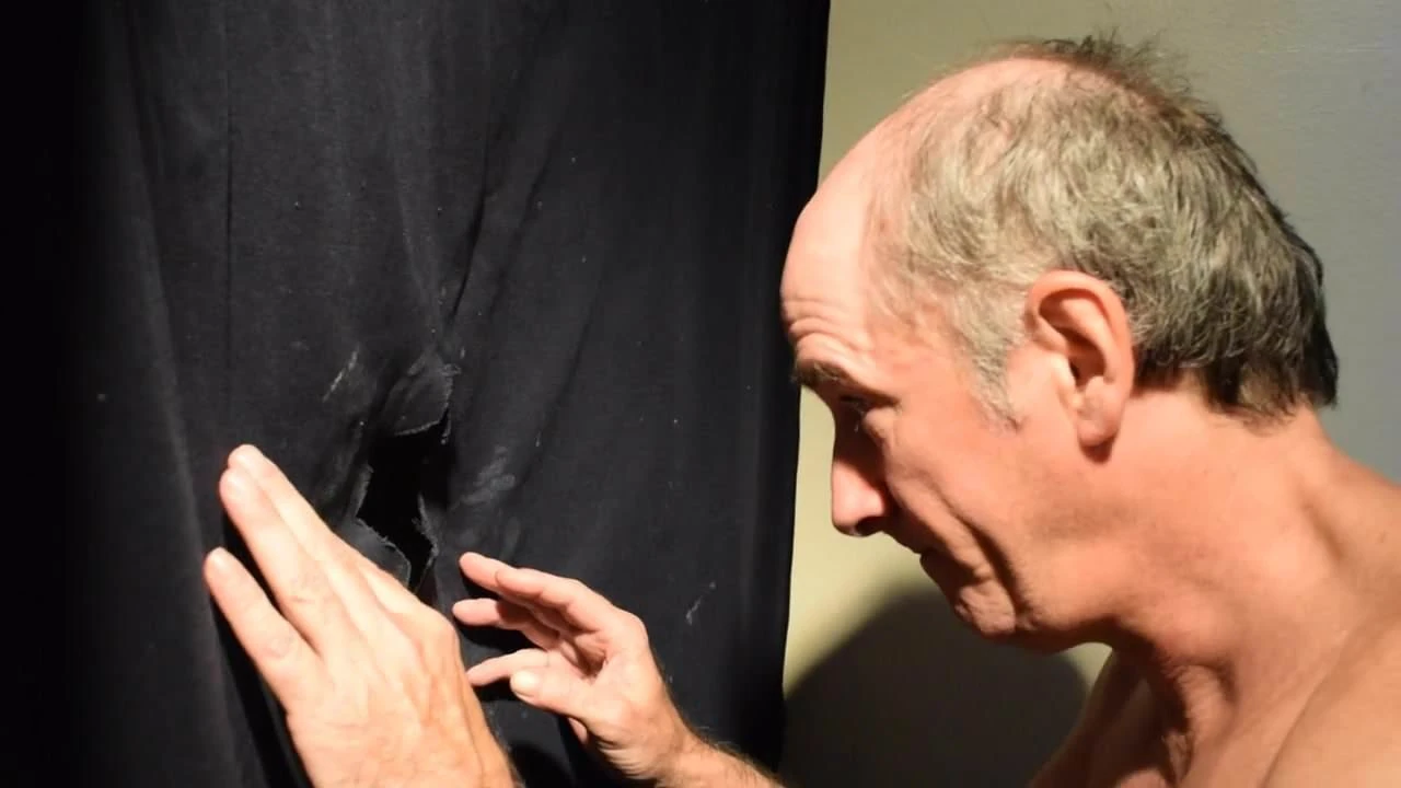 Terry Lavigne nel suo glory hole
