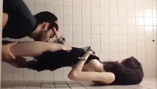 Marina Fraga erkek arkadaşı tarafından banyoda sikiliyor