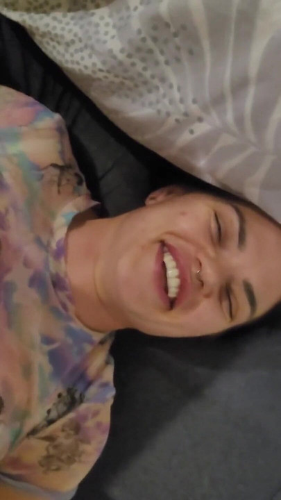 Fotto la mia sorellastra e la sditalino, la faccio orgasmo multiplo