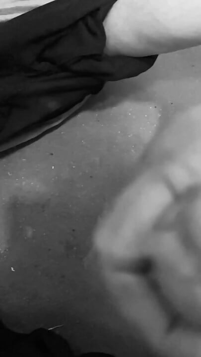 Handjob in Slowmotion Blowout