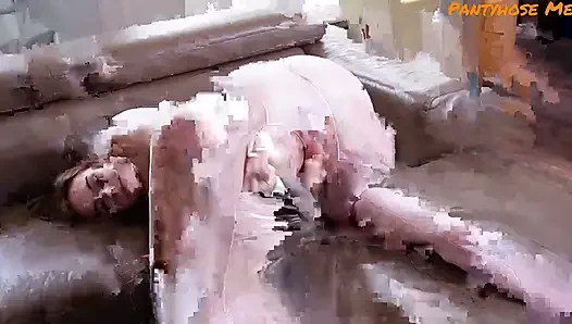 Loren Sun parlak pembe külotlu çorapla ıslak ıslak amını parmaklıyor