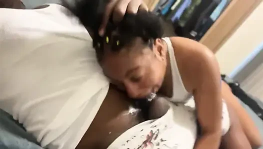 18-летняя сосет хуй как профессионал, оценить мои навыки 1-10