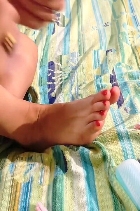 Relax While I Doing My Nails Work and Talk to You