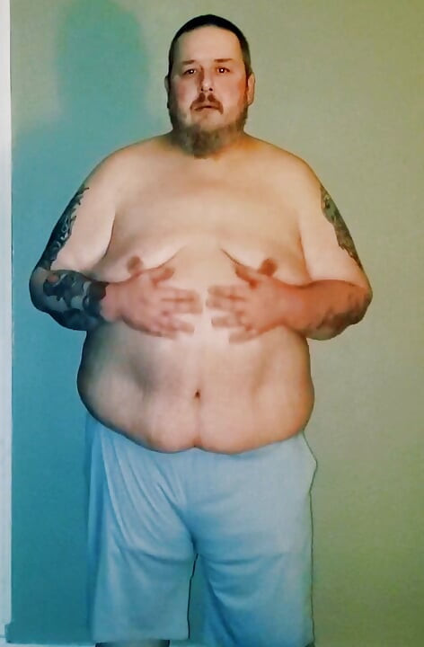 Showing off my superchubby body and ass