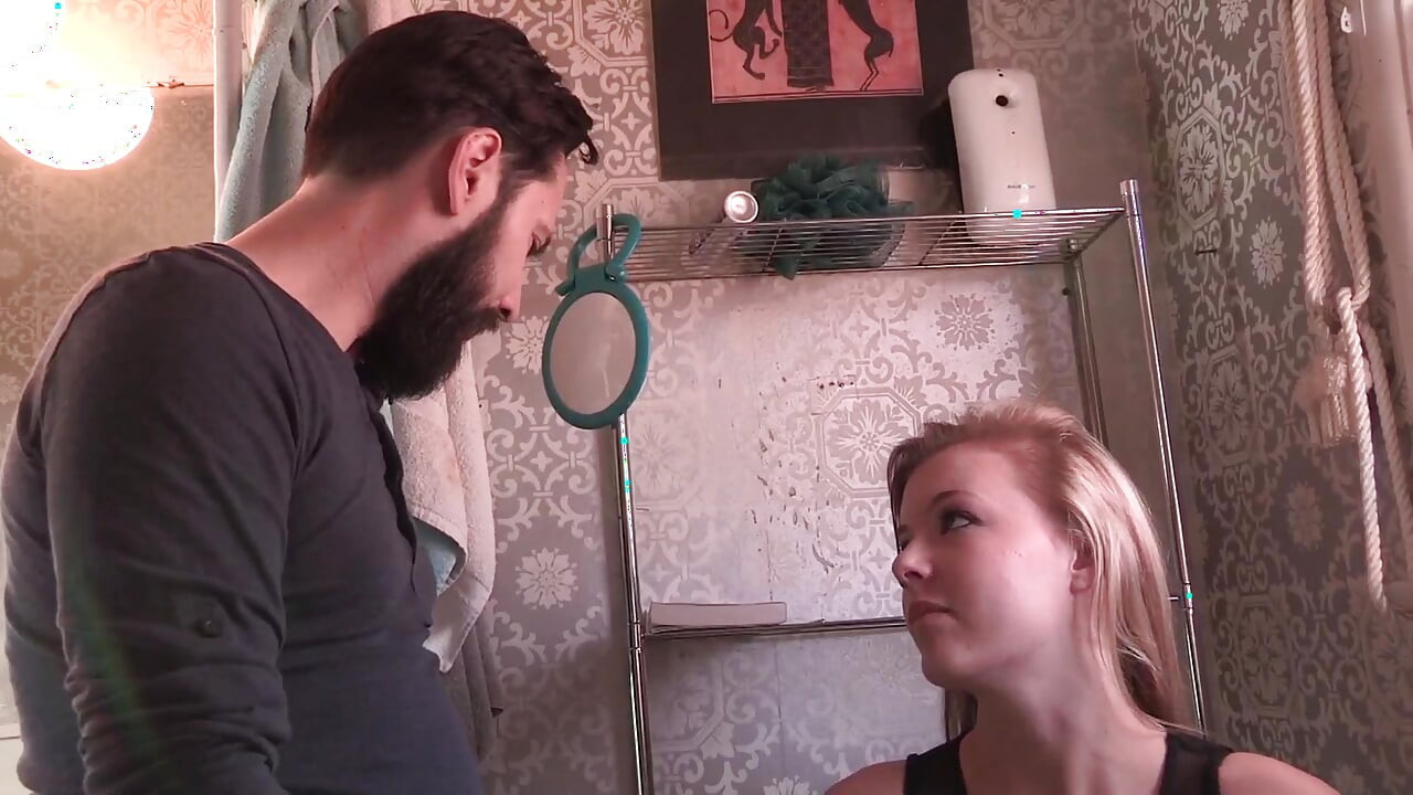 Joven Lexi Davis - puta le encanta tomarlo en el coño