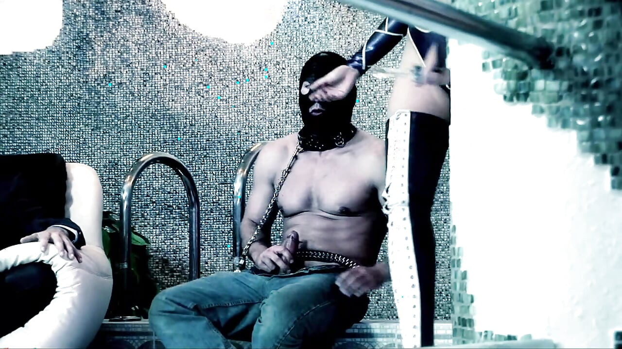 בחורות לוהטות במיוחד נדפקות בתחת