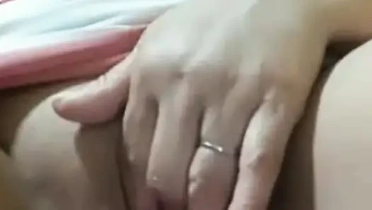 Kami membuat panggilan seks video untuk kesenangan.