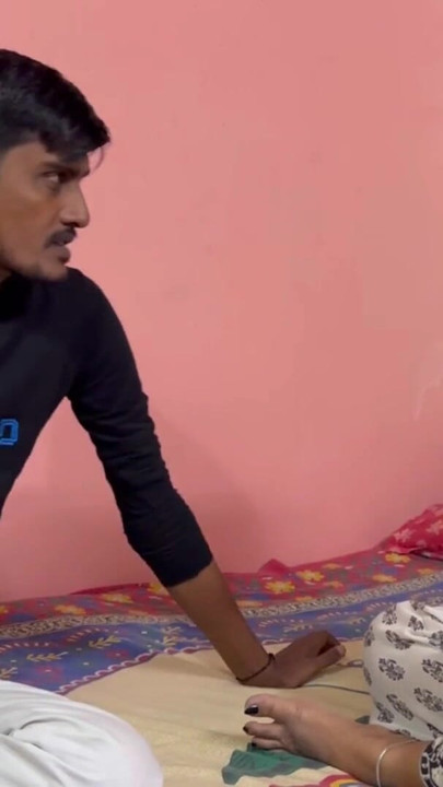 Paysa wasul karne aake dost ke biwi ko badle me chod dala | Clip 1
