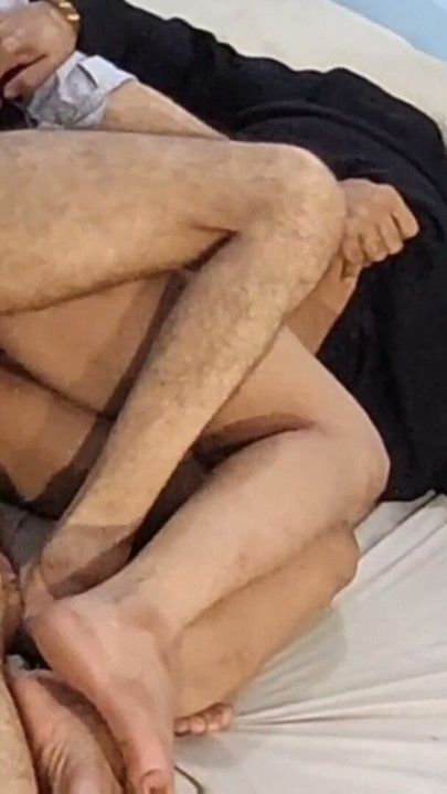 Các burqa clad muslim Ấn Độ tuổi teen đã tham gia vào một số thô missionary lovemaking với lớn tiếng rên rỉ | Đoạn video ngắn 1