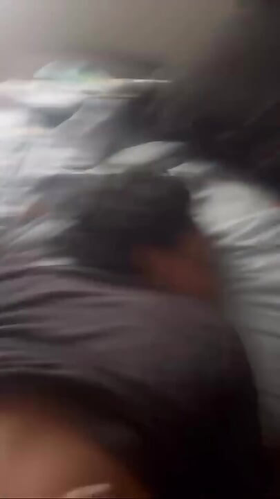 她搖著那屁股，我狠狠幹了她