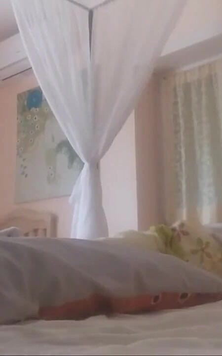 Smokin Fetish! Se hvordan jeg slapper af på toilettet med cigaretter