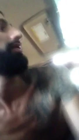 Papa baisé dans une voiture