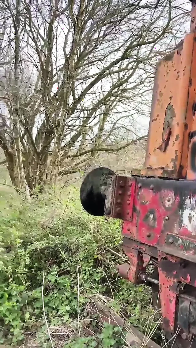 Hot Babe Pees on Abandoned Train!