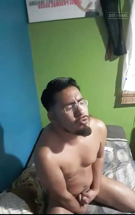 Lonely Man Wanting a Big Cock
