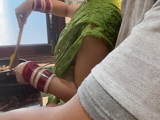 Istri desa india dientot habis-habisan di dapur sama suaminya