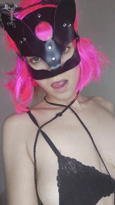 用我的小貓咪面具和天然奶子發現我的慾望