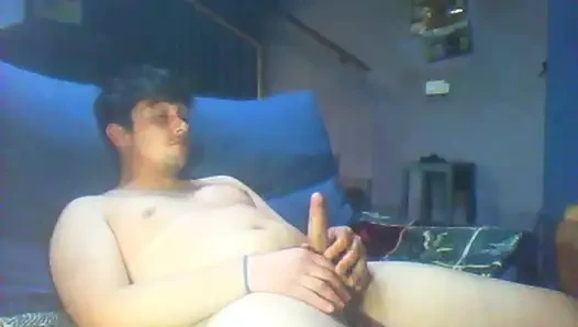 Kiid Globiiko jerks off until he ends up cumming all over his face