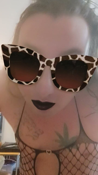 Sissy Danielle feeling sexy and needs a daddy