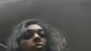 Seksowna dziewczyna robi selfie 3.mp