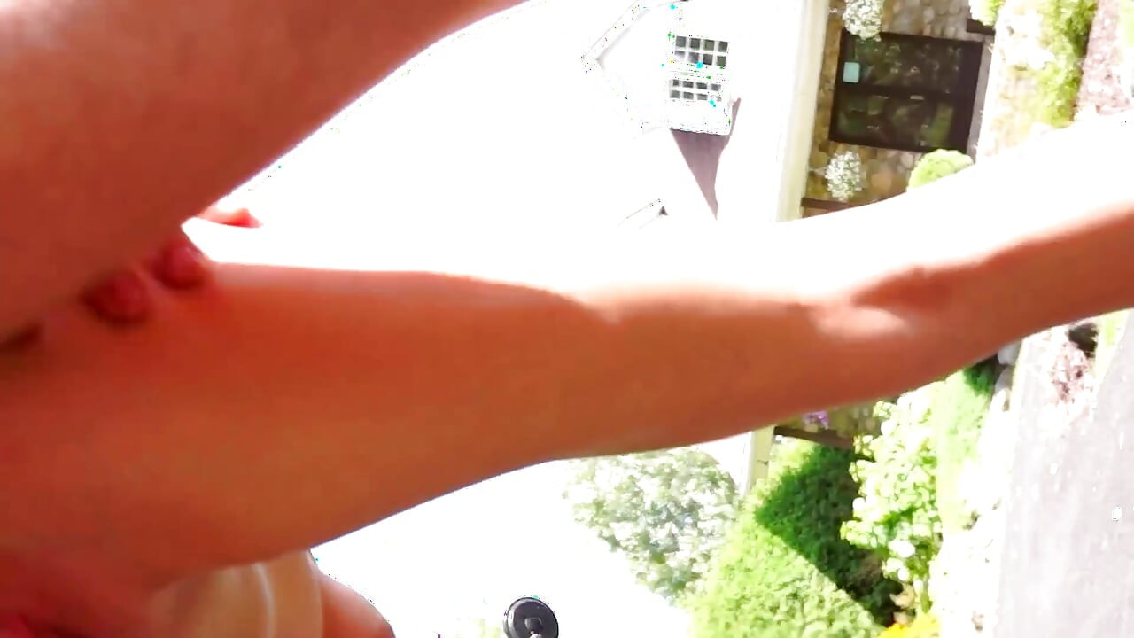 Скачка на улице! Блондинку-шлюшку начиняют!