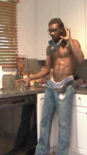 جبهة مورو قرنية جدا لذا فهي تدخل في الثلاثي بين الأعراق مع بي بي سي | مقطع 3