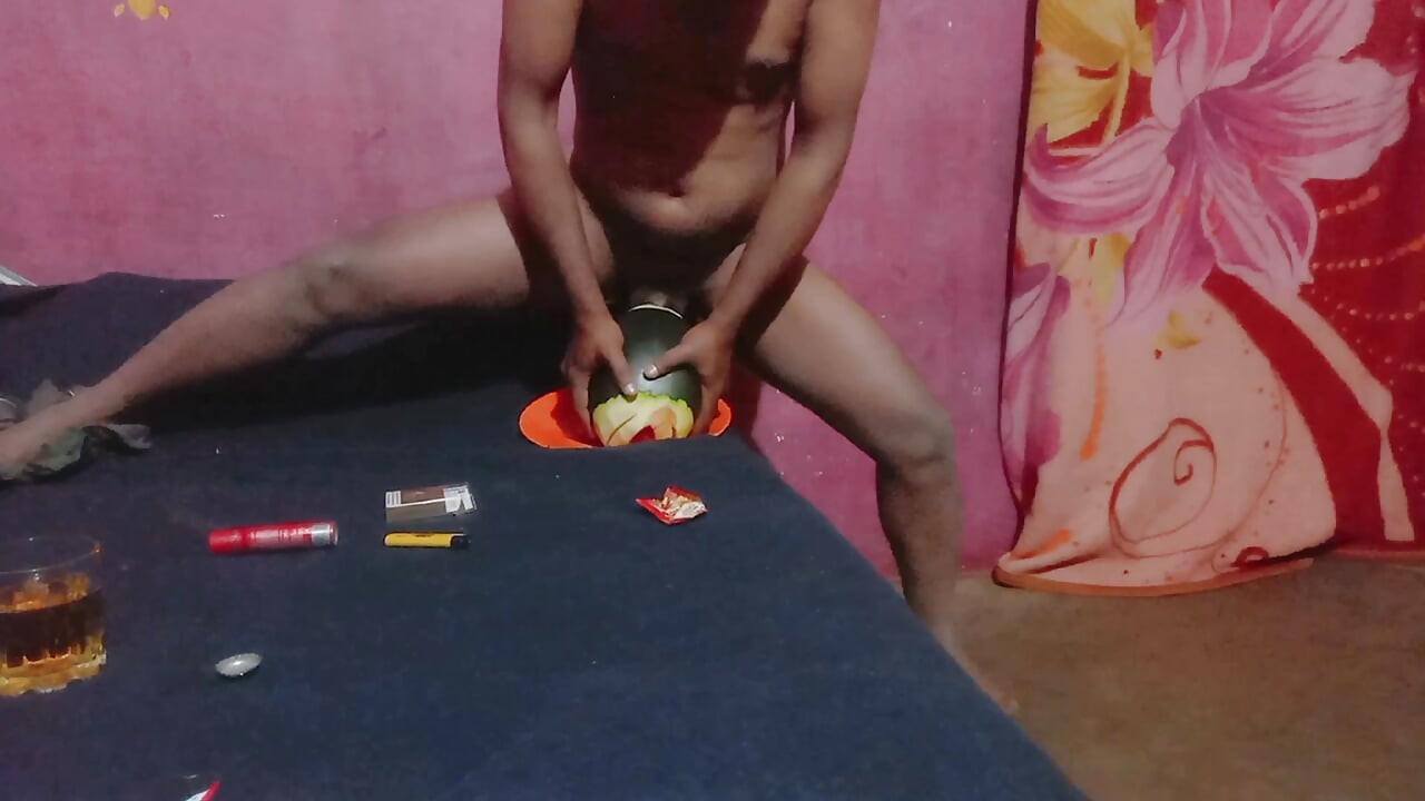 クソみたいな気分の飲み物、ジュース入りのスイカ