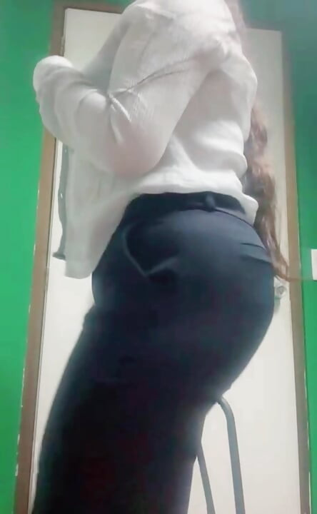 BIG BUTT BIG BUTT BIG ASS BUTT BIG BUTT TAKES OFF ALL HER UNIFORM AT HER HOT MEXICAN JOB SHOWS HER ANUS