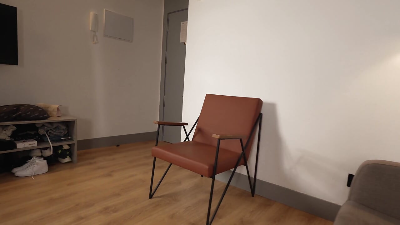 Îmi trag vecinul în timp ce soția mea este la serviciu!