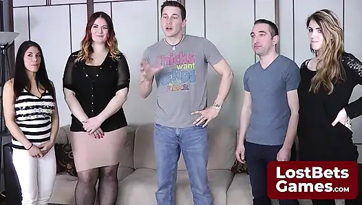 Permainan strip mogadishu berubah menjadi lubang ganda yang liar