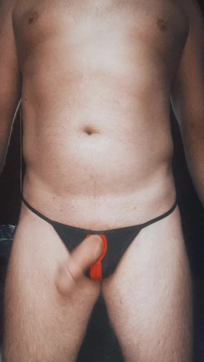 Do you love my sexy panties g string do you think is be able to goto the beach in them ?