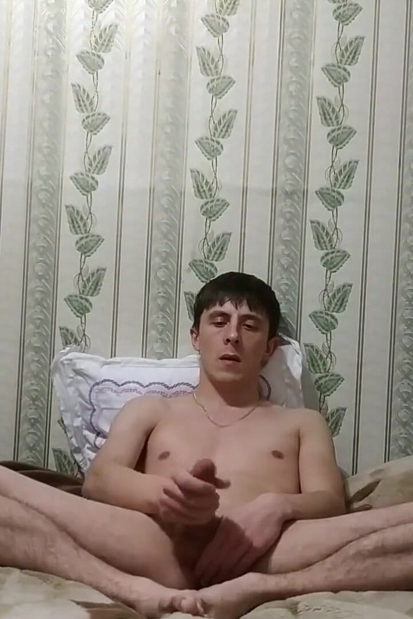 Дрочить великий член перед камерою