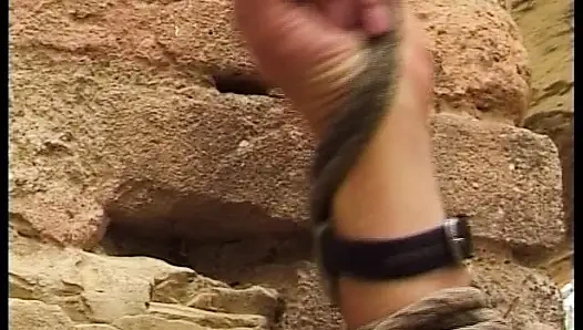 Almanya'dan bu sarışın orta yaşlı seksi kadın açık havada sikiliyor