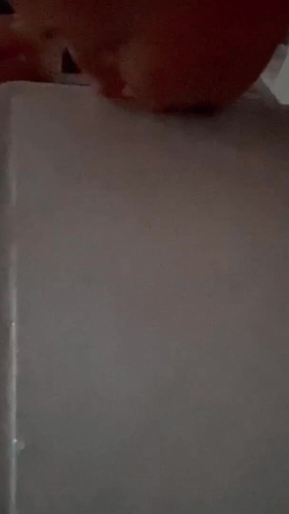Ratu kencing minum kencingnya di meja dapur | Klip 1