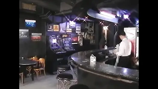 İki asker şanslı bayanı çifte penetrasyon!