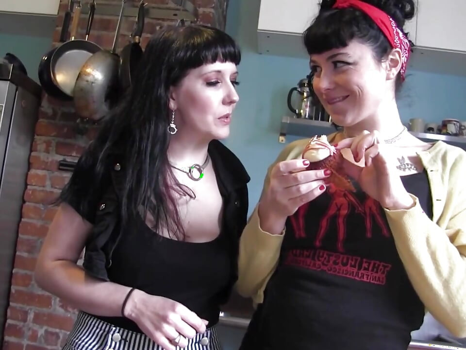 السحاقيات مع