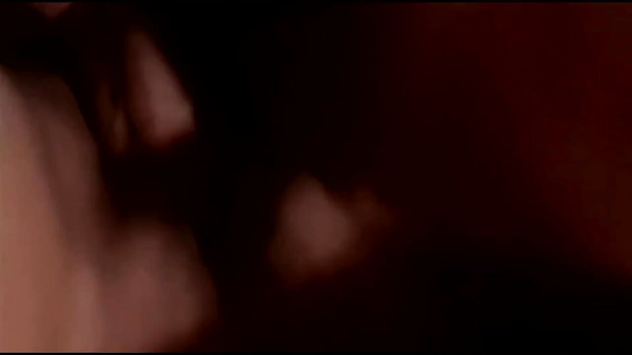 Medieval Gloryhole mąż jest daleko i żona korzysta z dziury w ścianie, aby cieszyć się ładny wielki kutas.