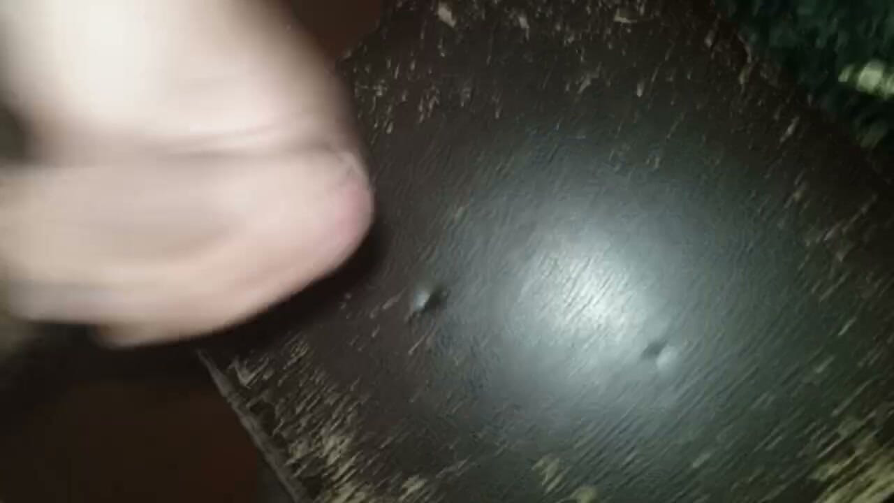 I jerk off my cock and cum