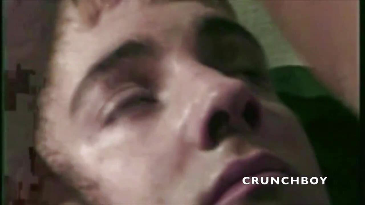 Безумные натуралы любопытные отсосали его друг-гей