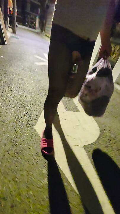 pantyhose peehole