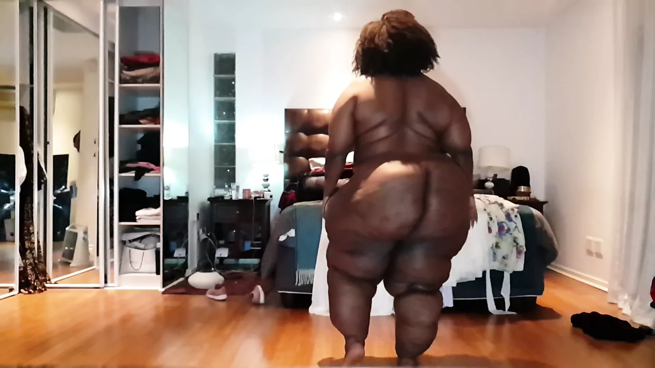 SSBBW MASSIVE BOOTY CLAPPING