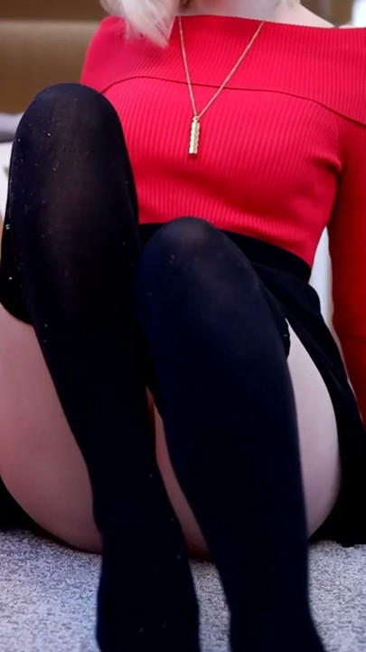 Obsessed with how this red top hugs me