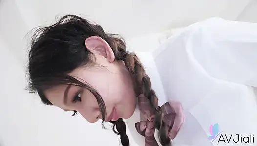 Das vollbusige chinesische mädchen Ya Ya fickt ihren freund.